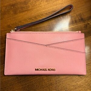 Elegant Pink Michael Kors Wristlet
